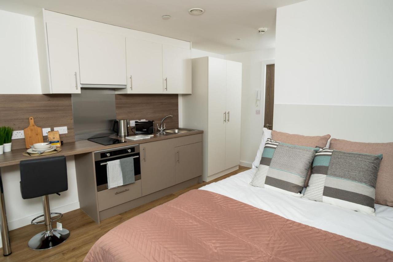 Chic Apartments And Studios At The Point In Абърдийн Екстериор снимка