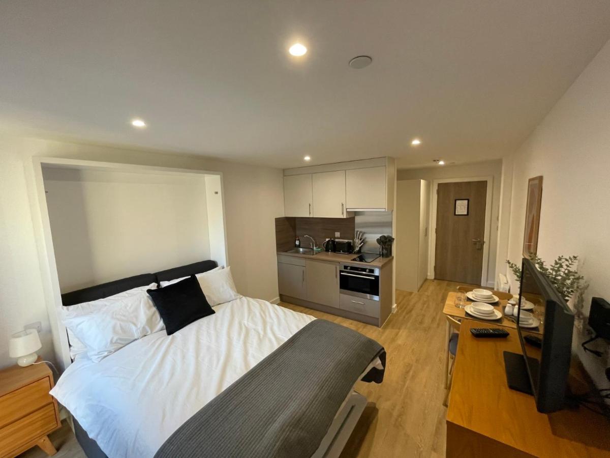 Chic Apartments And Studios At The Point In Абърдийн Екстериор снимка