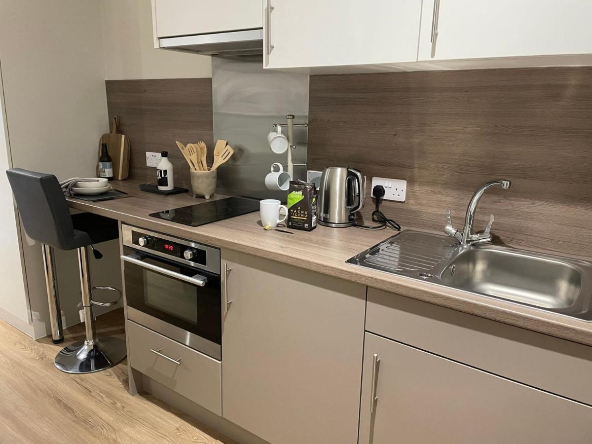 Chic Apartments And Studios At The Point In Абърдийн Екстериор снимка