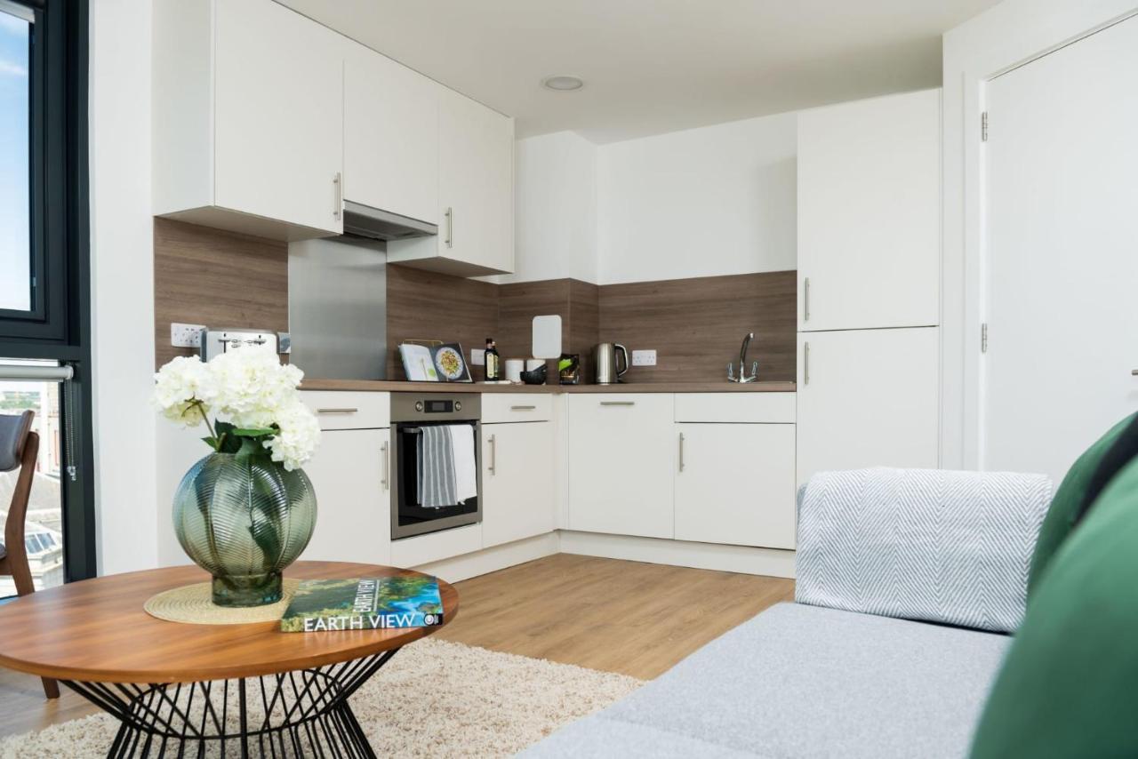 Chic Apartments And Studios At The Point In Абърдийн Екстериор снимка