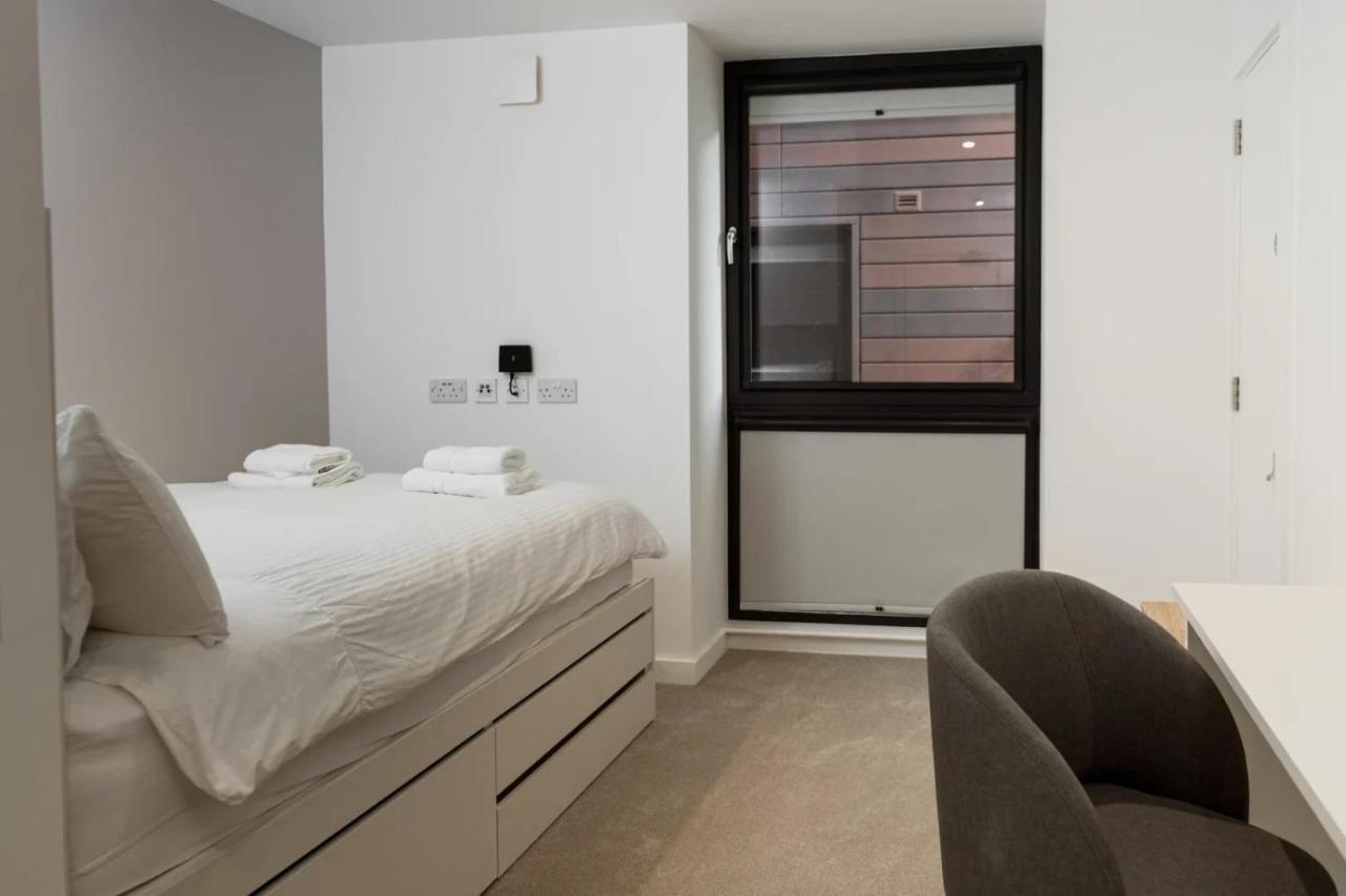 Chic Apartments And Studios At The Point In Абърдийн Екстериор снимка