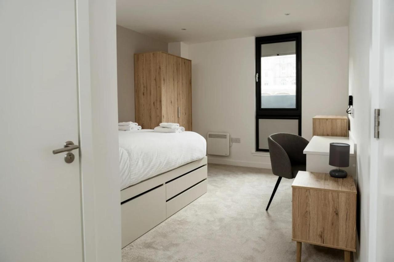 Chic Apartments And Studios At The Point In Абърдийн Екстериор снимка