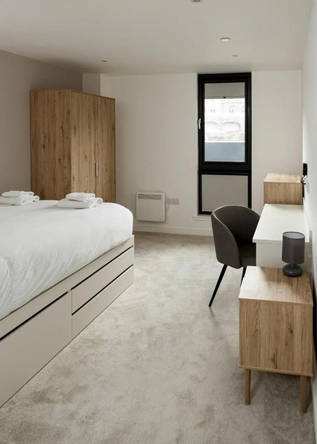 Chic Apartments And Studios At The Point In Абърдийн Екстериор снимка