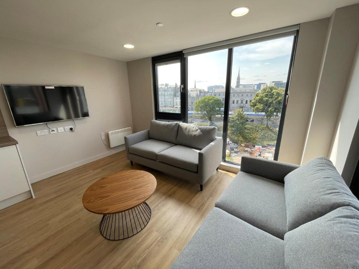 Chic Apartments And Studios At The Point In Абърдийн Екстериор снимка