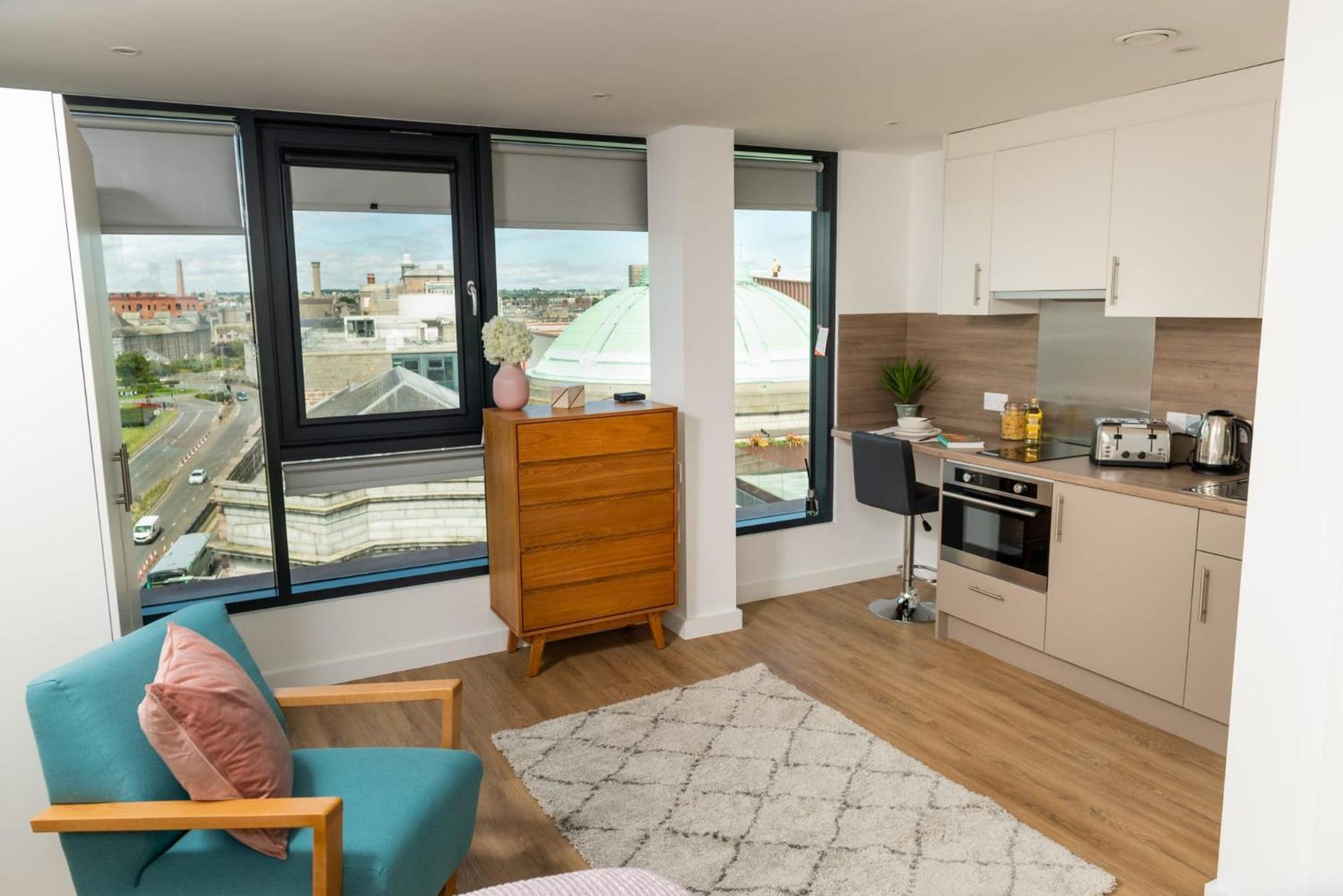 Chic Apartments And Studios At The Point In Абърдийн Екстериор снимка
